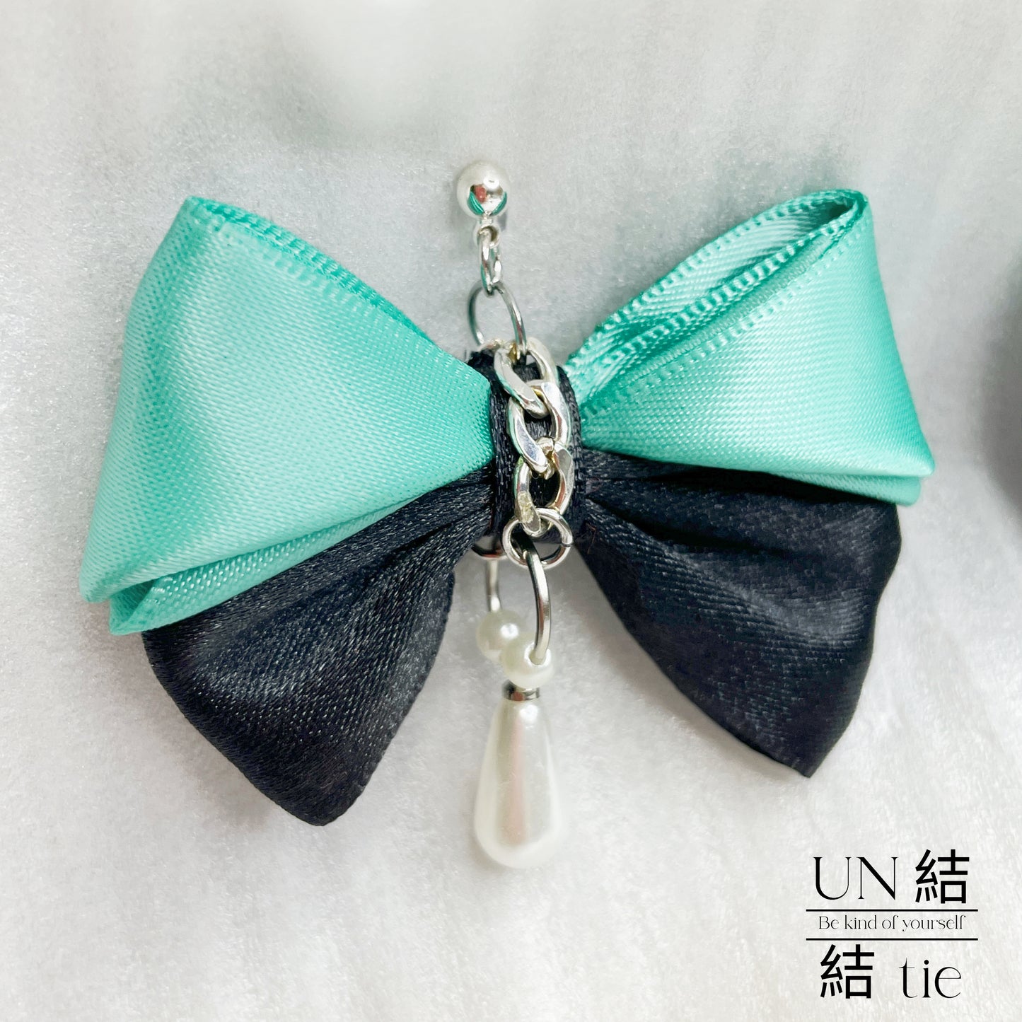 "Drop Earrings" Handmade Tiffany Green & Black Cat Ear Pearl Design Earrings