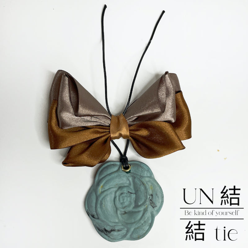 『挂饰』手工蝴蝶结玫瑰皮绳扩香石澄清精油